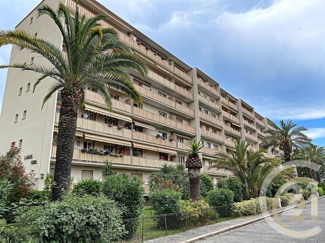 Appartement F3 à vendre - 3 pièces - 54.88 m2 - CANNES LA BOCCA - 06 - PROVENCE-ALPES-COTE-D-AZUR - Century 21 Immobilier Conseil Appartement F3 à vendre - 3 pièces - 54.88 m2 - CANNES LA BOCCA - 06 - PROVENCE-ALPES-COTE-D-AZUR - Century 21 Immobilier Conseil