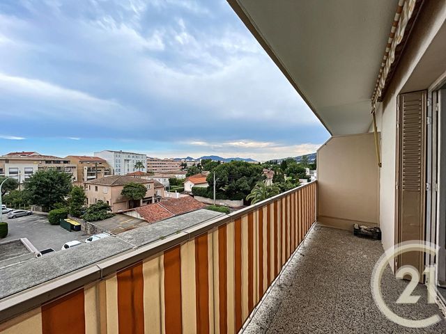 Appartement F3 à vendre - 3 pièces - 54.88 m2 - CANNES LA BOCCA - 06 - PROVENCE-ALPES-COTE-D-AZUR - Century 21 Immobilier Conseil Appartement F3 à vendre - 3 pièces - 54.88 m2 - CANNES LA BOCCA - 06 - PROVENCE-ALPES-COTE-D-AZUR - Century 21 Immobilier Conseil