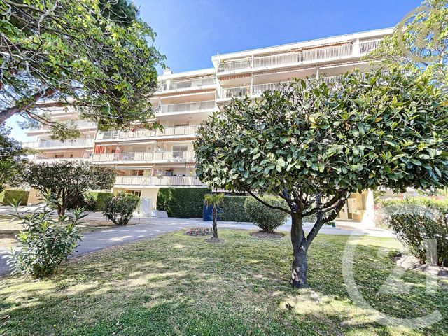 Appartement F3 à vendre - 3 pièces - 63.0 m2 - CANNES LA BOCCA - 06 - PROVENCE-ALPES-COTE-D-AZUR - Century 21 Immobilier Conseil Appartement F3 à vendre - 3 pièces - 63.0 m2 - CANNES LA BOCCA - 06 - PROVENCE-ALPES-COTE-D-AZUR - Century 21 Immobilier Conseil