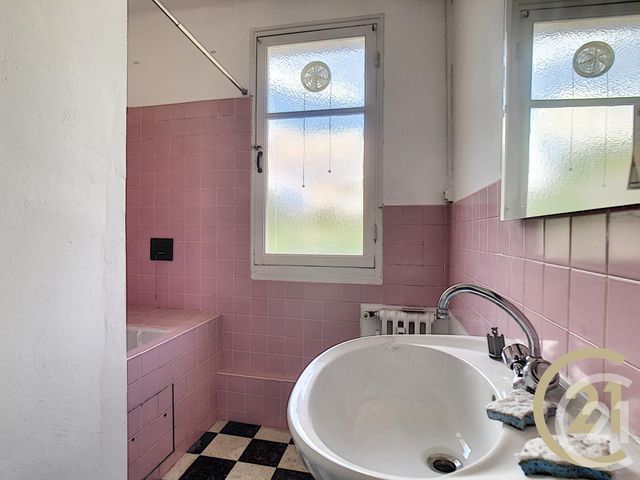 Afficher la photo en grand Appartement F4 à vendre - 4 pièces - 61.37 m2 - CANNES LA BOCCA - 06 - PROVENCE-ALPES-COTE-D-AZUR - Century 21 Immobilier Conseil