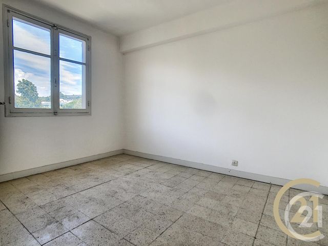 Afficher la photo en grand Appartement F4 à vendre - 4 pièces - 61.37 m2 - CANNES LA BOCCA - 06 - PROVENCE-ALPES-COTE-D-AZUR - Century 21 Immobilier Conseil