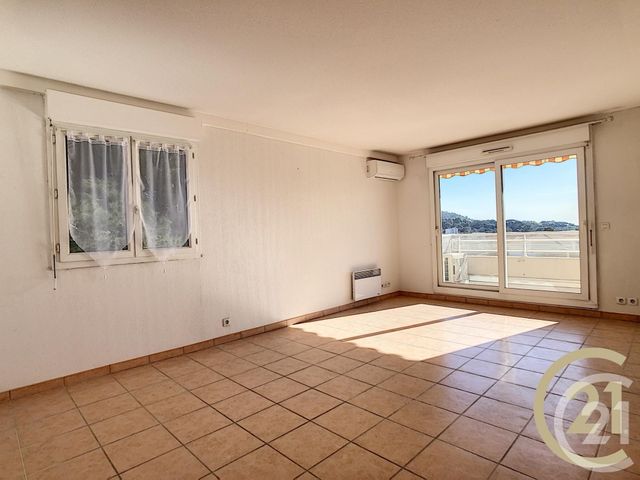 Afficher la photo en grand Appartement F3 à vendre - 3 pièces - 60.1 m2 - CANNES LA BOCCA - 06 - PROVENCE-ALPES-COTE-D-AZUR - Century 21 Immobilier Conseil