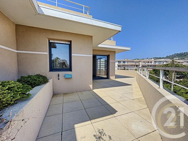Afficher la photo en grand Appartement à vendre - 3 pièces - 61.0 m2 - CANNES LA BOCCA - 06 - PROVENCE-ALPES-COTE-D-AZUR - Century 21 Immobilier Conseil