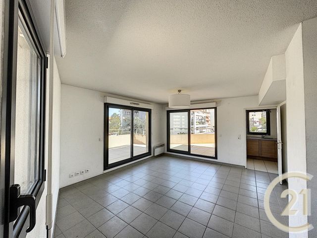 Afficher la photo en grand Appartement à vendre - 3 pièces - 61.0 m2 - CANNES LA BOCCA - 06 - PROVENCE-ALPES-COTE-D-AZUR - Century 21 Immobilier Conseil