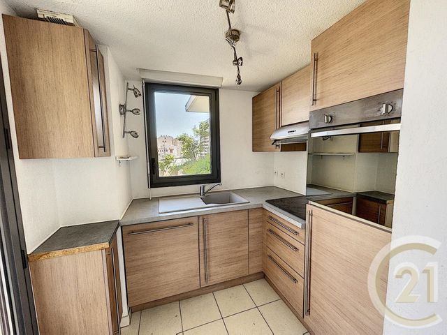 Afficher la photo en grand Appartement à vendre - 3 pièces - 61.0 m2 - CANNES LA BOCCA - 06 - PROVENCE-ALPES-COTE-D-AZUR - Century 21 Immobilier Conseil