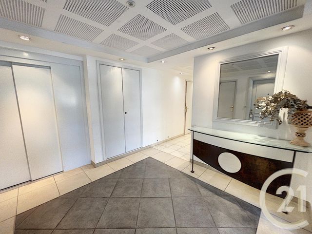 Afficher la photo en grand Appartement à vendre - 3 pièces - 61.0 m2 - CANNES LA BOCCA - 06 - PROVENCE-ALPES-COTE-D-AZUR - Century 21 Immobilier Conseil