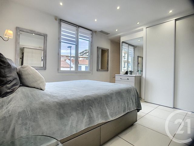 Afficher la photo en grand Appartement F4 à vendre - 4 pièces - 98.09 m2 - CANNES LA BOCCA - 06 - PROVENCE-ALPES-COTE-D-AZUR - Century 21 Immobilier Conseil