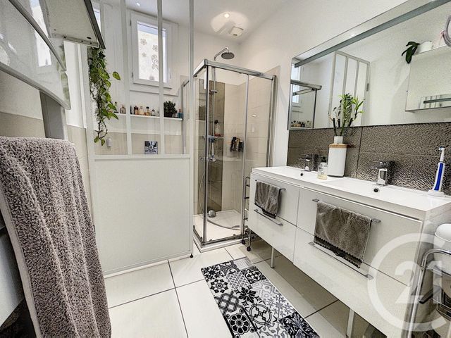 Afficher la photo en grand Appartement F4 à vendre - 4 pièces - 98.09 m2 - CANNES LA BOCCA - 06 - PROVENCE-ALPES-COTE-D-AZUR - Century 21 Immobilier Conseil
