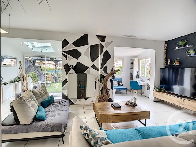 Afficher la photo en grand Appartement F4 à vendre - 4 pièces - 98.09 m2 - CANNES LA BOCCA - 06 - PROVENCE-ALPES-COTE-D-AZUR - Century 21 Immobilier Conseil