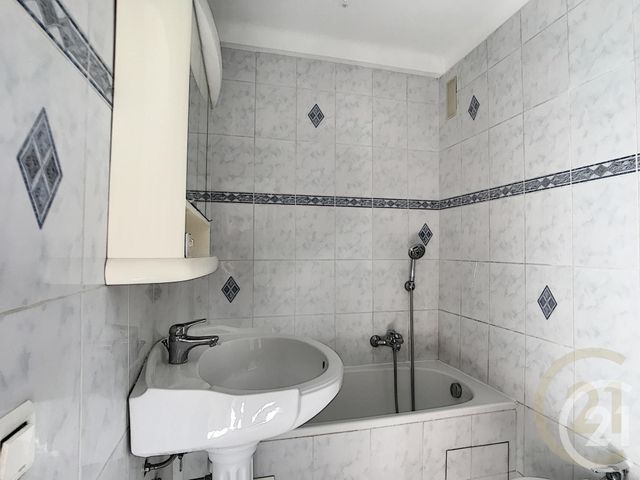 Afficher la photo en grand Appartement F4 à vendre - 4 pièces - 67.11 m2 - CANNES LA BOCCA - 06 - PROVENCE-ALPES-COTE-D-AZUR - Century 21 Immobilier Conseil