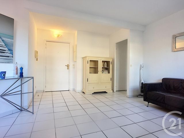 Afficher la photo en grand Appartement F2 à vendre - 2 pièces - 36.0 m2 - CANNES LA BOCCA - 06 - PROVENCE-ALPES-COTE-D-AZUR - Century 21 Immobilier Conseil