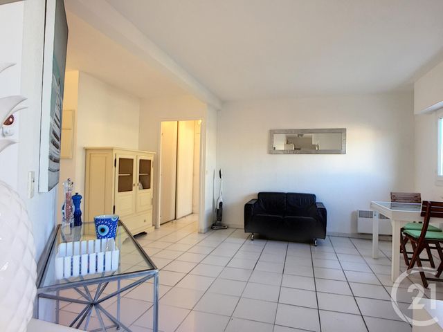 Afficher la photo en grand Appartement F2 à vendre - 2 pièces - 36.0 m2 - CANNES LA BOCCA - 06 - PROVENCE-ALPES-COTE-D-AZUR - Century 21 Immobilier Conseil