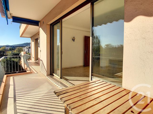Afficher la photo en grand Appartement F3 à vendre - 3 pièces - 70.46 m2 - CANNES LA BOCCA - 06 - PROVENCE-ALPES-COTE-D-AZUR - Century 21 Immobilier Conseil