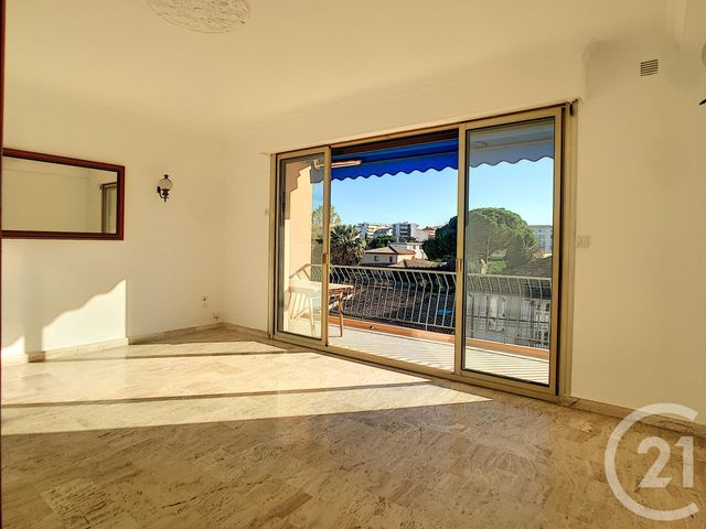 Afficher la photo en grand Appartement F3 à vendre - 3 pièces - 70.46 m2 - CANNES LA BOCCA - 06 - PROVENCE-ALPES-COTE-D-AZUR - Century 21 Immobilier Conseil