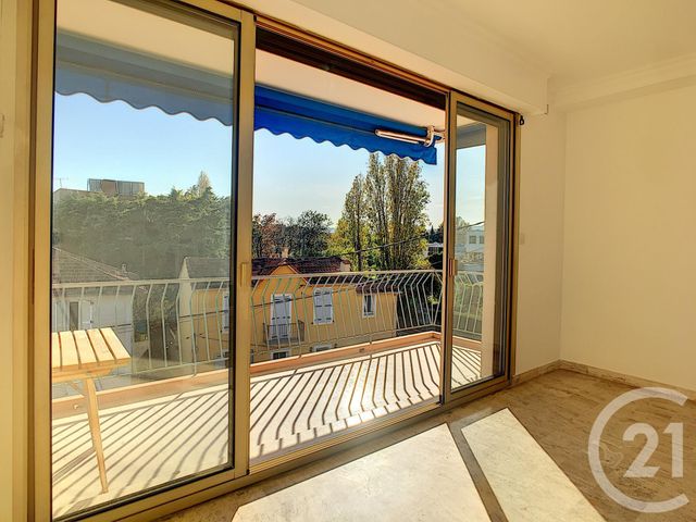 Afficher la photo en grand Appartement F3 à vendre - 3 pièces - 70.46 m2 - CANNES LA BOCCA - 06 - PROVENCE-ALPES-COTE-D-AZUR - Century 21 Immobilier Conseil