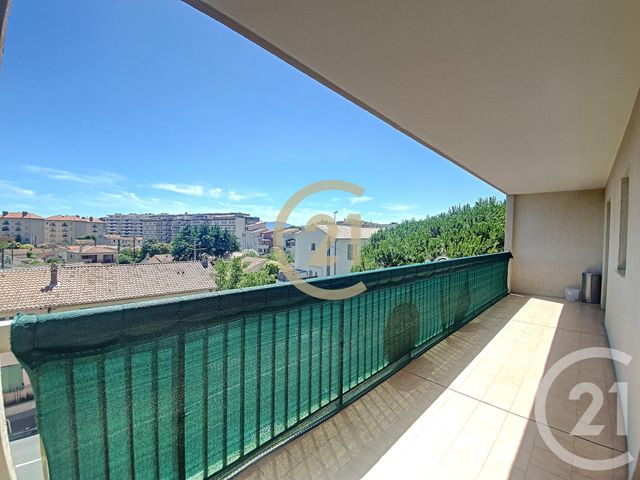 Afficher la photo en grand Appartement F2 à louer - 2 pièces - 46.3 m2 - CANNES LA BOCCA - 06 - PROVENCE-ALPES-COTE-D-AZUR - Century 21 Immobilier Conseil