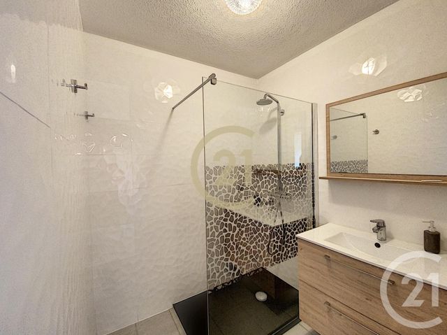 Afficher la photo en grand Appartement F2 à louer - 2 pièces - 46.3 m2 - CANNES LA BOCCA - 06 - PROVENCE-ALPES-COTE-D-AZUR - Century 21 Immobilier Conseil