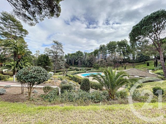 Afficher la photo en grand Appartement F3 à vendre - 3 pièces - 68.26 m2 - CANNES LA BOCCA - 06 - PROVENCE-ALPES-COTE-D-AZUR - Century 21 Immobilier Conseil