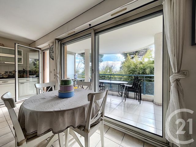 Afficher la photo en grand Appartement F3 à vendre - 3 pièces - 68.26 m2 - CANNES LA BOCCA - 06 - PROVENCE-ALPES-COTE-D-AZUR - Century 21 Immobilier Conseil