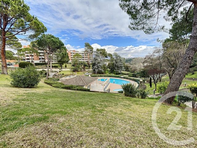 Afficher la photo en grand Appartement F3 à vendre - 3 pièces - 68.26 m2 - CANNES LA BOCCA - 06 - PROVENCE-ALPES-COTE-D-AZUR - Century 21 Immobilier Conseil