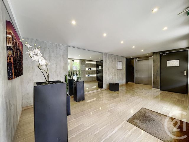 Afficher la photo en grand Appartement F3 à vendre - 3 pièces - 68.26 m2 - CANNES LA BOCCA - 06 - PROVENCE-ALPES-COTE-D-AZUR - Century 21 Immobilier Conseil