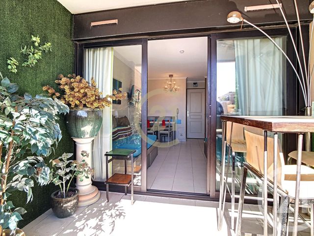 Afficher la photo en grand Studio Cabine à vendre - 1 pièce - 25.27 m2 - CANNES LA BOCCA - 06 - PROVENCE-ALPES-COTE-D-AZUR - Century 21 Immobilier Conseil