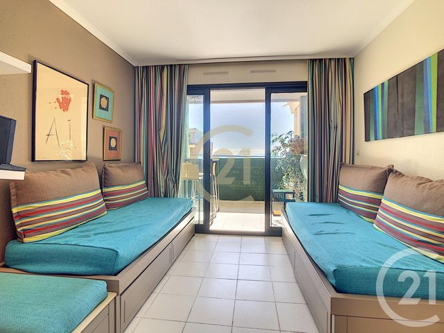 Afficher la photo en grand Studio Cabine à vendre - 1 pièce - 25.27 m2 - CANNES LA BOCCA - 06 - PROVENCE-ALPES-COTE-D-AZUR - Century 21 Immobilier Conseil