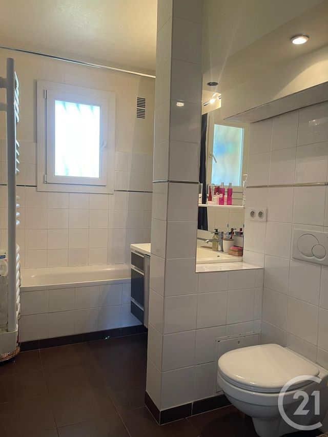 Appartement F4 à vendre - 4 pièces - 65.22 m2 - CANNES LA BOCCA - 06 - PROVENCE-ALPES-COTE-D-AZUR - Century 21 Immobilier Conseil Appartement F4 à vendre - 4 pièces - 65.22 m2 - CANNES LA BOCCA - 06 - PROVENCE-ALPES-COTE-D-AZUR - Century 21 Immobilier Conseil