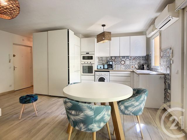 Appartement F2 à vendre - 2 pièces - 43.75 m2 - CANNES LA BOCCA - 06 - PROVENCE-ALPES-COTE-D-AZUR - Century 21 Immobilier Conseil Appartement F2 à vendre - 2 pièces - 43.75 m2 - CANNES LA BOCCA - 06 - PROVENCE-ALPES-COTE-D-AZUR - Century 21 Immobilier Conseil