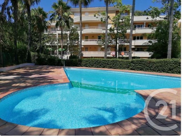 Appartement F2 à vendre - 2 pièces - 43.75 m2 - CANNES LA BOCCA - 06 - PROVENCE-ALPES-COTE-D-AZUR - Century 21 Immobilier Conseil Appartement F2 à vendre - 2 pièces - 43.75 m2 - CANNES LA BOCCA - 06 - PROVENCE-ALPES-COTE-D-AZUR - Century 21 Immobilier Conseil