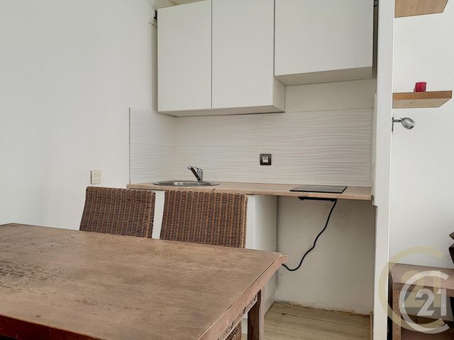 Appartement F2 à vendre - 2 pièces - 27.2 m2 - CANNES LA BOCCA - 06 - PROVENCE-ALPES-COTE-D-AZUR - Century 21 Immobilier Conseil Appartement F2 à vendre - 2 pièces - 27.2 m2 - CANNES LA BOCCA - 06 - PROVENCE-ALPES-COTE-D-AZUR - Century 21 Immobilier Conseil