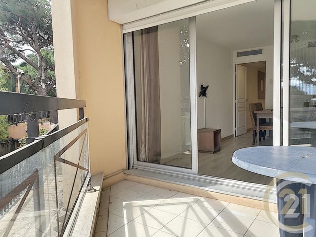 Appartement F2 à vendre - 2 pièces - 27.2 m2 - CANNES LA BOCCA - 06 - PROVENCE-ALPES-COTE-D-AZUR - Century 21 Immobilier Conseil Appartement F2 à vendre - 2 pièces - 27.2 m2 - CANNES LA BOCCA - 06 - PROVENCE-ALPES-COTE-D-AZUR - Century 21 Immobilier Conseil