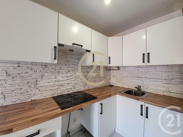 Appartement F2 à louer - 2 pièces - 47.4 m2 - CANNES LA BOCCA - 06 - PROVENCE-ALPES-COTE-D-AZUR - Century 21 Immobilier Conseil Appartement F2 à louer - 2 pièces - 47.4 m2 - CANNES LA BOCCA - 06 - PROVENCE-ALPES-COTE-D-AZUR - Century 21 Immobilier Conseil