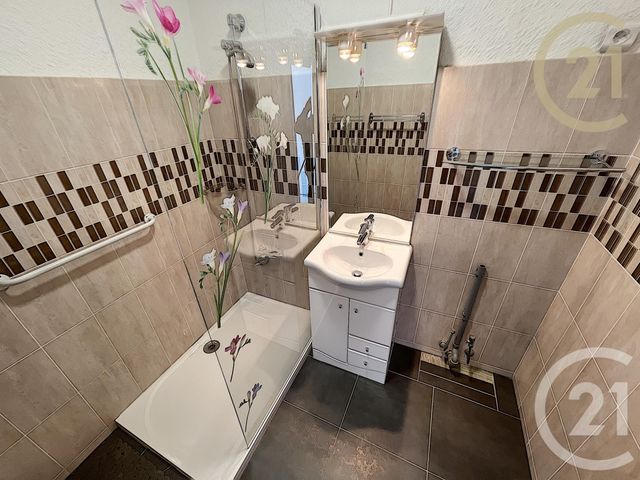 Afficher la photo en grand appartement à vendre - 2 pièces - 48.0 m2 - CANNES LA BOCCA - 06 - PROVENCE-ALPES-COTE-D-AZUR - Century 21 Immobilier Conseil