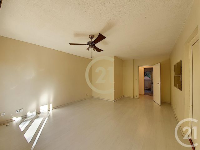 Appartement F3 à louer - 3 pièces - 61.2 m2 - CANNES - 06 - PROVENCE-ALPES-COTE-D-AZUR - Century 21 Immobilier Conseil Appartement F3 à louer - 3 pièces - 61.2 m2 - CANNES - 06 - PROVENCE-ALPES-COTE-D-AZUR - Century 21 Immobilier Conseil