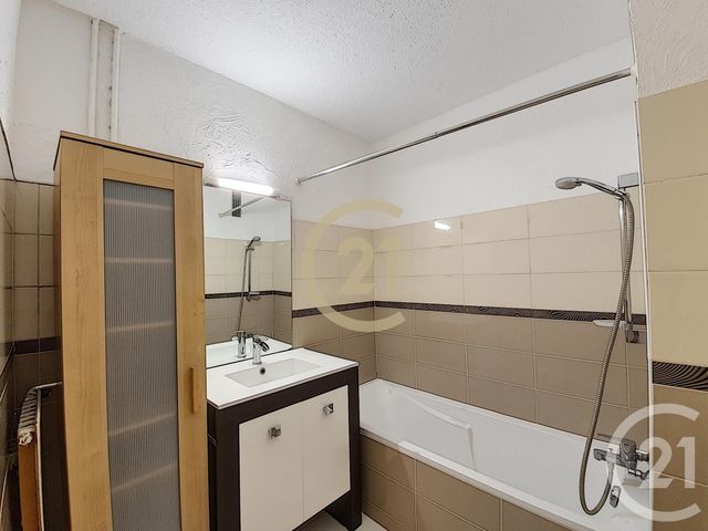 Appartement F3 à louer - 3 pièces - 61.2 m2 - CANNES - 06 - PROVENCE-ALPES-COTE-D-AZUR - Century 21 Immobilier Conseil Appartement F3 à louer - 3 pièces - 61.2 m2 - CANNES - 06 - PROVENCE-ALPES-COTE-D-AZUR - Century 21 Immobilier Conseil