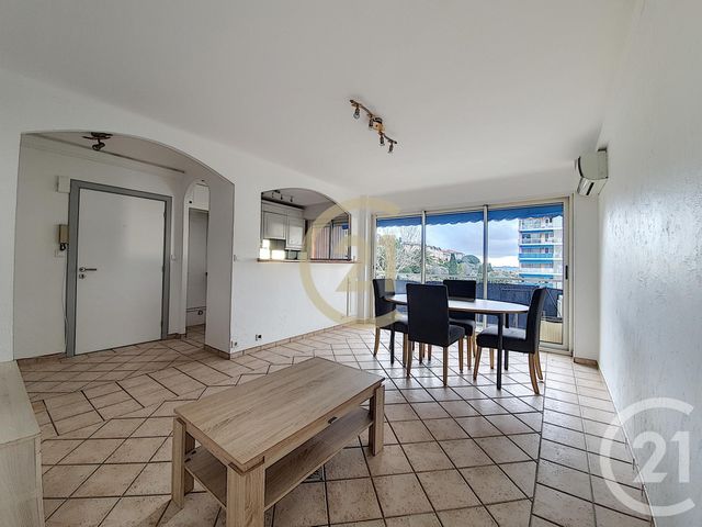 Appartement F2 à louer - 2 pièces - 51.48 m2 - GRASSE - 06 - PROVENCE-ALPES-COTE-D-AZUR - Century 21 Immobilier Conseil Appartement F2 à louer - 2 pièces - 51.48 m2 - GRASSE - 06 - PROVENCE-ALPES-COTE-D-AZUR - Century 21 Immobilier Conseil