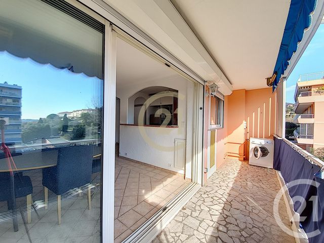 Appartement F2 à louer - 2 pièces - 51.48 m2 - GRASSE - 06 - PROVENCE-ALPES-COTE-D-AZUR - Century 21 Immobilier Conseil Appartement F2 à louer - 2 pièces - 51.48 m2 - GRASSE - 06 - PROVENCE-ALPES-COTE-D-AZUR - Century 21 Immobilier Conseil