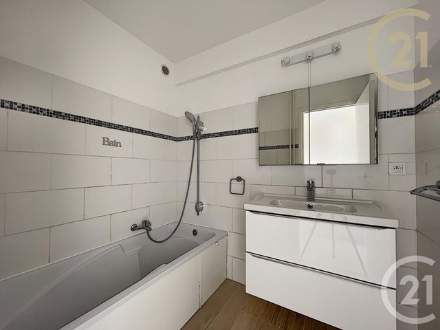 Appartement F3 à vendre - 3 pièces - 60.0 m2 - CANNES LA BOCCA - 06 - PROVENCE-ALPES-COTE-D-AZUR - Century 21 Immobilier Conseil Appartement F3 à vendre - 3 pièces - 60.0 m2 - CANNES LA BOCCA - 06 - PROVENCE-ALPES-COTE-D-AZUR - Century 21 Immobilier Conseil