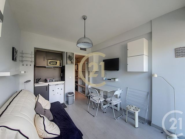 Afficher la photo en grand Appartement F1 à louer - 1 pièce - 16.0 m2 - CANNES LA BOCCA - 06 - PROVENCE-ALPES-COTE-D-AZUR - Century 21 Immobilier Conseil