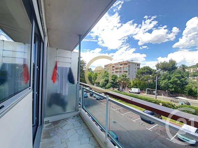 Afficher la photo en grand Appartement F1 à louer - 1 pièce - 16.0 m2 - CANNES LA BOCCA - 06 - PROVENCE-ALPES-COTE-D-AZUR - Century 21 Immobilier Conseil