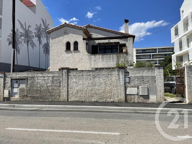 Afficher la photo en grand immeuble à vendre - 230.0 m2 - CANNES LA BOCCA - 06 - PROVENCE-ALPES-COTE-D-AZUR - Century 21 Immobilier Conseil