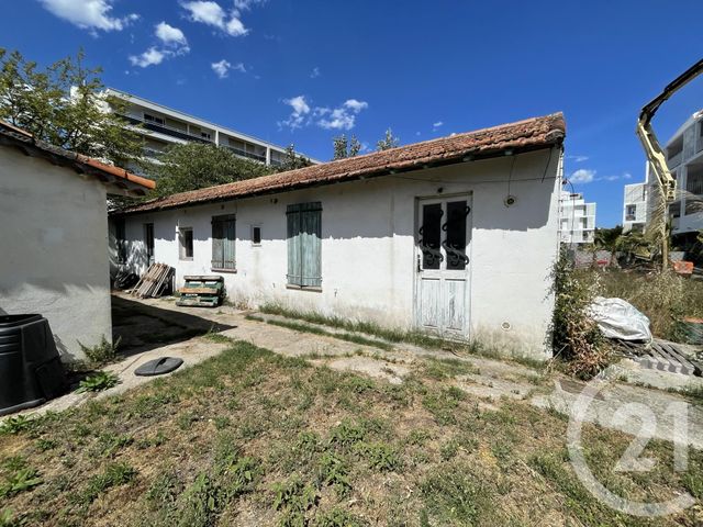 Afficher la photo en grand immeuble à vendre - 230.0 m2 - CANNES LA BOCCA - 06 - PROVENCE-ALPES-COTE-D-AZUR - Century 21 Immobilier Conseil