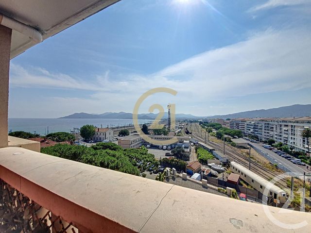 Afficher la photo en grand Appartement F2 à louer - 2 pièces - 28.8 m2 - CANNES LA BOCCA - 06 - PROVENCE-ALPES-COTE-D-AZUR - Century 21 Immobilier Conseil