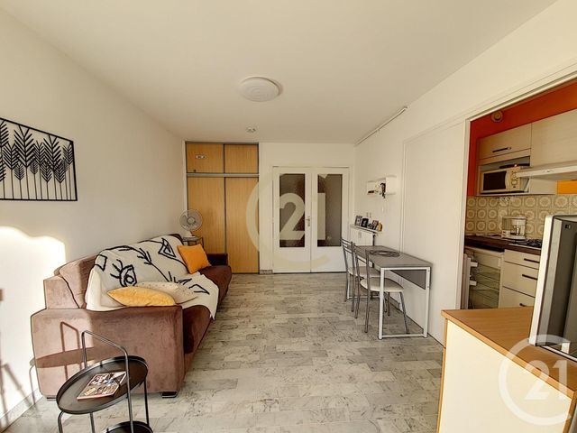 Afficher la photo en grand Studio à louer - 1 pièce - 23.37 m2 - CANNES - 06 - PROVENCE-ALPES-COTE-D-AZUR - Century 21 Immobilier Conseil