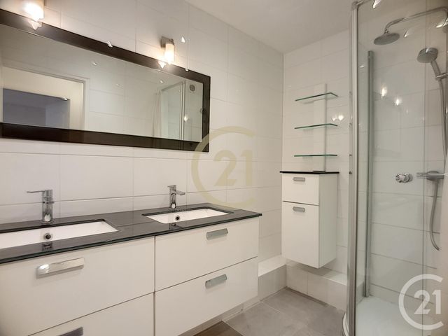 Afficher la photo en grand Appartement F2 à louer - 2 pièces - 49.39 m2 - CANNES LA BOCCA - 06 - PROVENCE-ALPES-COTE-D-AZUR - Century 21 Immobilier Conseil