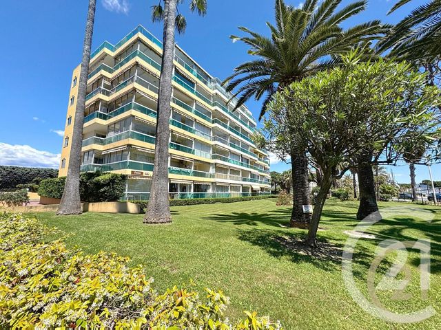 Afficher la photo en grand Appartement F2 à vendre - 3 pièces - 52.83 m2 - CANNES LA BOCCA - 06 - PROVENCE-ALPES-COTE-D-AZUR - Century 21 Immobilier Conseil