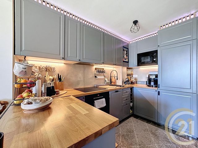 Afficher la photo en grand Appartement F2 à vendre - 3 pièces - 52.83 m2 - CANNES LA BOCCA - 06 - PROVENCE-ALPES-COTE-D-AZUR - Century 21 Immobilier Conseil