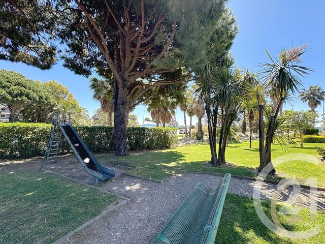 Afficher la photo en grand Appartement F2 à vendre - 3 pièces - 52.83 m2 - CANNES LA BOCCA - 06 - PROVENCE-ALPES-COTE-D-AZUR - Century 21 Immobilier Conseil