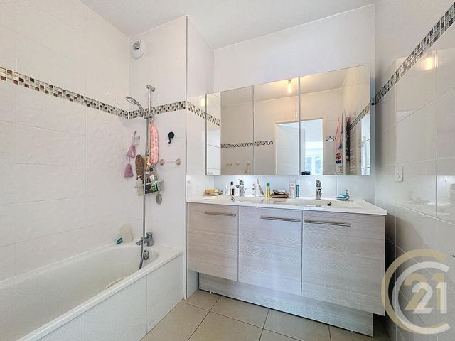 Appartement T3 à vendre - 3 pièces - 62.55 m2 - CANNES LA BOCCA - 06 - PROVENCE-ALPES-COTE-D-AZUR - Century 21 Immobilier Conseil